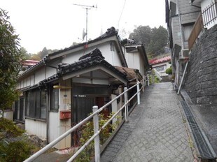 陣山貸家の物件外観写真